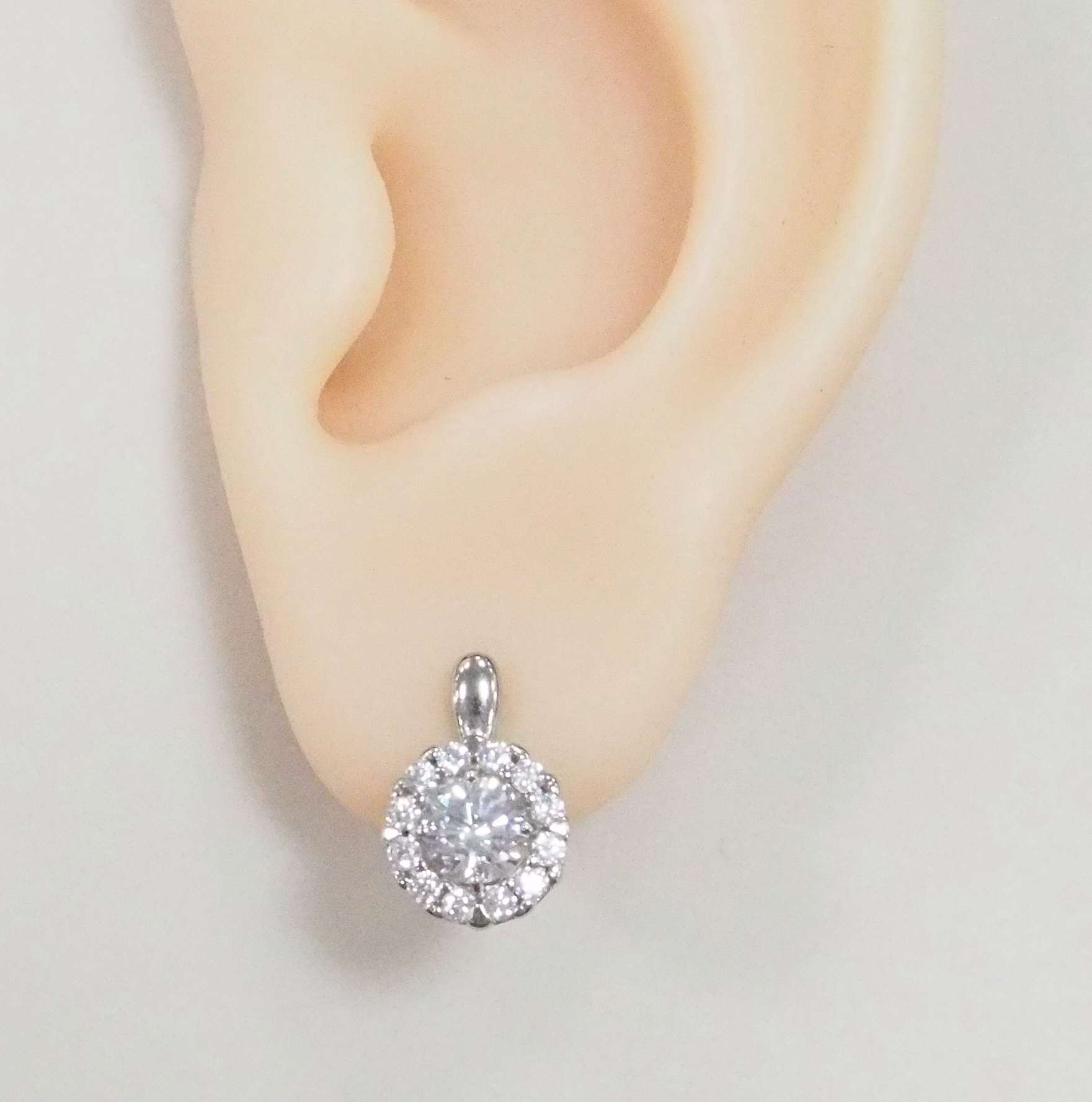 Серебряные серьги 925 пробы; вставки 26 Фианит бесцв.;